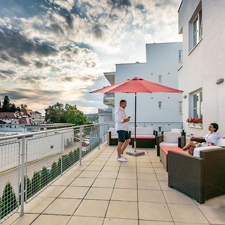 Hotel Vila Viola Лугачовіце Екстер'єр фото